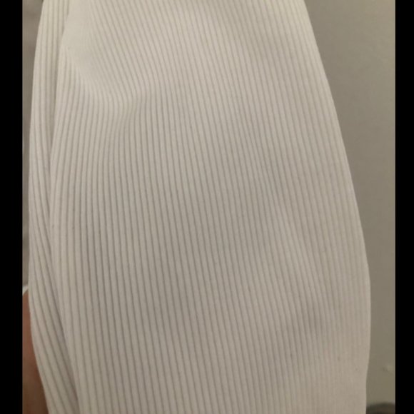 Good American Off Shoulder Ribbed Top Fits Sz M - Picture 3 of 4